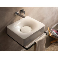 app.product-showproduct-thumb